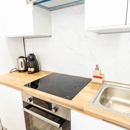 Διαμέρισμα Adb Center