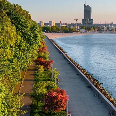 Adb Center * Γκντίνια