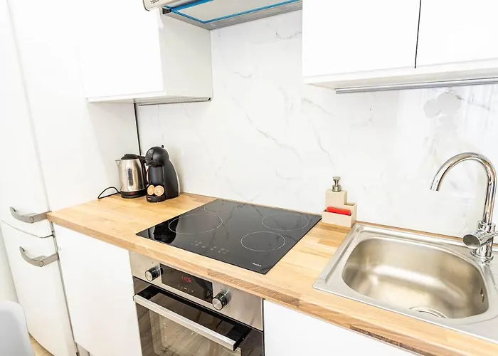 Διαμέρισμα Adb Center